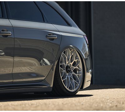 Фото дисков Rotiform SGN на Audi A/S/RS 4 (B9)