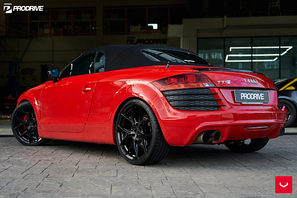 Фото дисков Vossen HF-5 Черный глянец на Audi TT (8J)