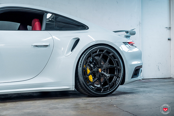Фото дисков Vossen LC3-01T Черный глянец на Porsche 911 VIII
