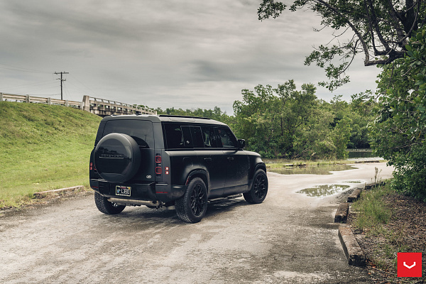 Фото дисков Vossen HF-2 Черный глянец на Land Rover Defender II