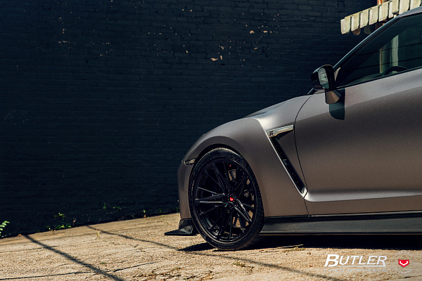 Фото дисков Vossen M-X6 Черный глянец на Nissan GT-R