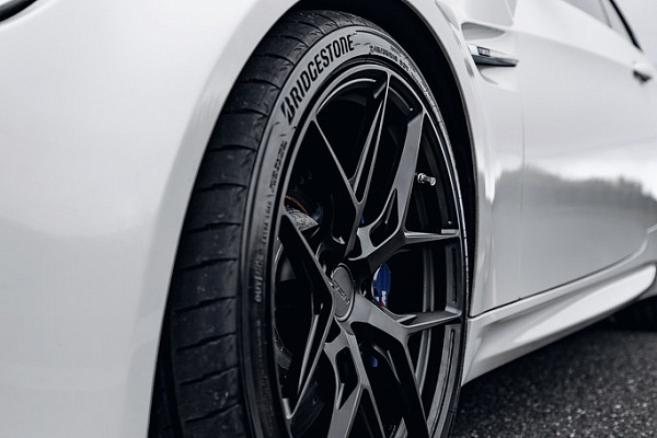 Фото дисков MRR NES SS-1.1 Черный глянец на BMW 3/M3 (E90)