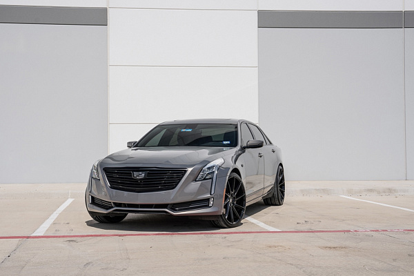 Фото дисков Savini BM15 Черный глянец на Cadillac CT5