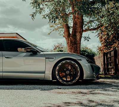Фото дисков Brixton Forged PF7 Aerotech на Porsche Taycan I