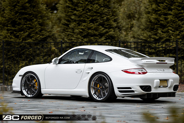 Фото дисков BC Forged HCS21 Глянцевый темный лак на Porsche 911 VI