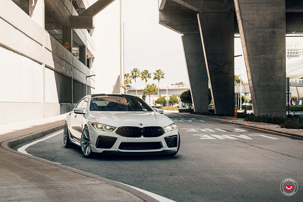 Фото дисков Vossen S21-02 Глянцевый лак на BMW 8/M8