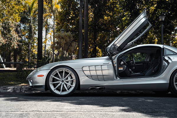 Фото дисков Brixton Forged R11-R Глянцевый лак на Mercedes-Benz SLR McLaren