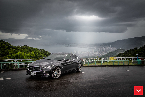 Фото дисков Vossen HF-2 Серебро на Infiniti Q50