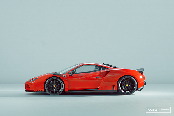 Фото дисков NOVITEC NF10 Черный глянец на Ferrari F8