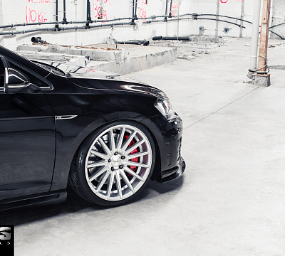 Фото дисков Vossen VFS-2 на Volkswagen Golf VII