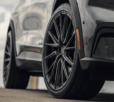 Фото дисков Vossen HF-4T на Ford Mustang Mach-E