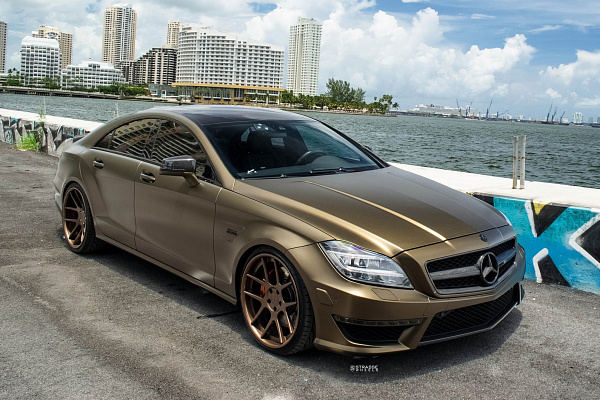 Фото дисков Strasse Wheels SM5 Deep Concave Сатиновая темная бронза на Mercedes-Benz CLS (C218)
