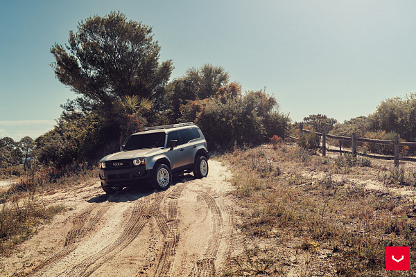 Фото дисков Vossen HFX-1 (6-Lug) Серебро на Toyota Land Cruiser Prado 250