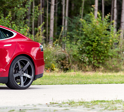 Фото дисков Vossen CV3 на Tesla Model S