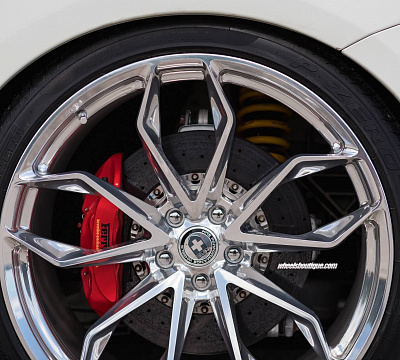 Фото дисков HRE P201 на Ferrari FF