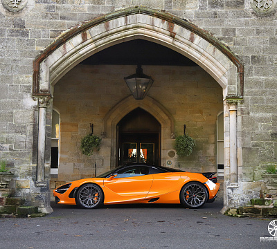 Фото дисков Vossen S17-01 на McLaren 720S