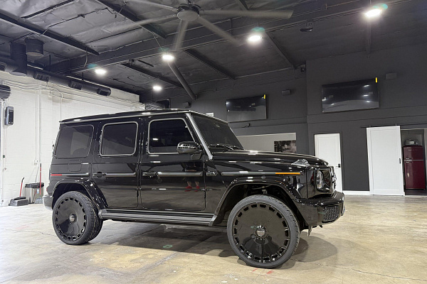 Фото дисков Giovanna Dicotto Черный глянец на Mercedes-Benz G-Class III