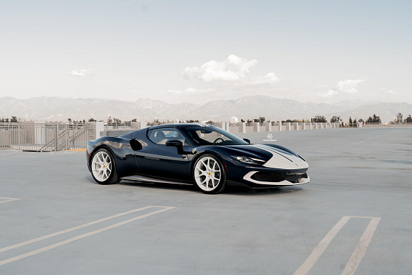 Фото дисков HRE 521M Белый глянец на Ferrari 296