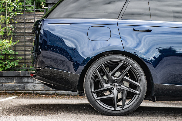 Фото дисков Kahn Type 52 RS Черный сатин на Range Rover V