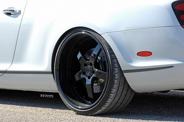 Фото дисков Strasse Wheels S5 Signature Черный глянец на Bentley Continental GT II