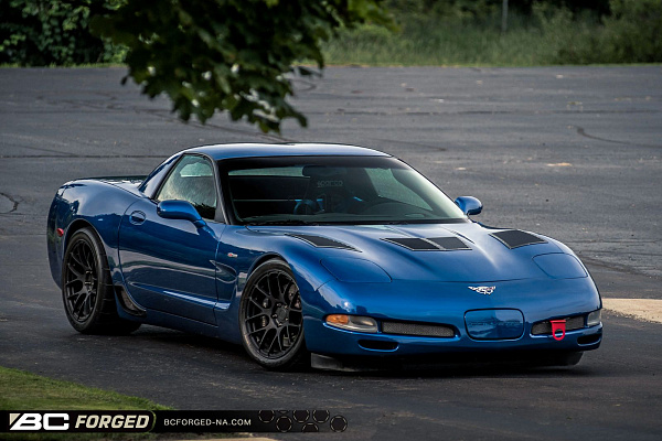 Фото дисков BC Forged RS40 Черный матовый на Chevrolet Corvette C5