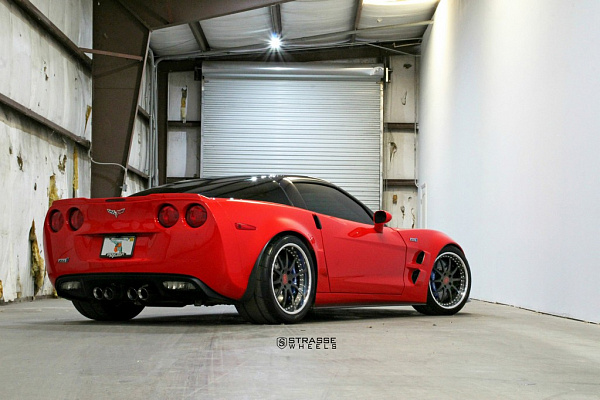 Фото дисков Strasse Wheels R10 Signature Черный сатин на Chevrolet Corvette C6