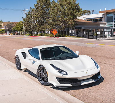 Фото дисков Anrky AN22 на Ferrari 812