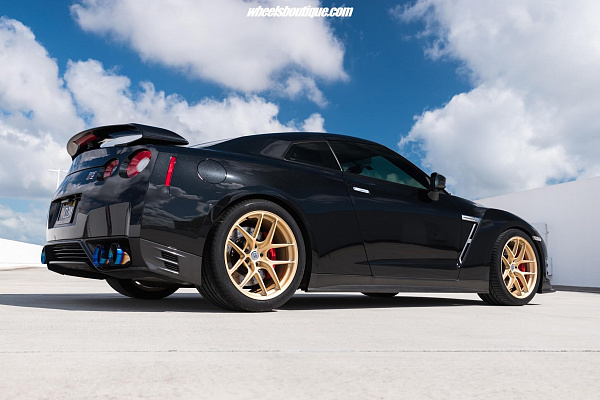 Фото дисков HRE R101 Lightweight Сатиновое золото на Nissan GT-R