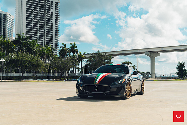Фото дисков Vossen HF-3 Сатиновое золото на Maserati GranTurismo I