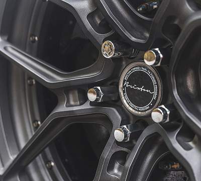 Фото дисков Brixton Forged CM5-R на Aston Martin Vantage 3