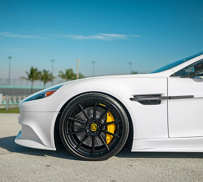 Фото дисков Strasse Wheels R10 Deep Concave FS на Aston Martin Vanquish 2