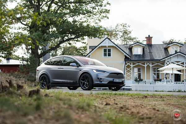 Фото дисков Vossen CG-205T Глянцевый графит на Tesla Model X