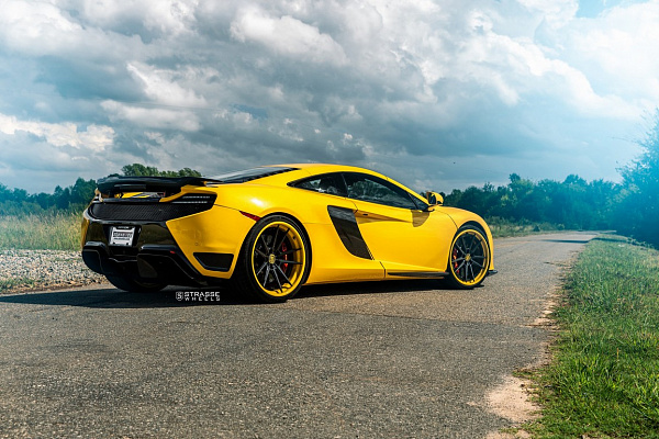 Фото дисков Strasse Wheels SV1 Deep Concave FS Другой цвет на McLaren 650S