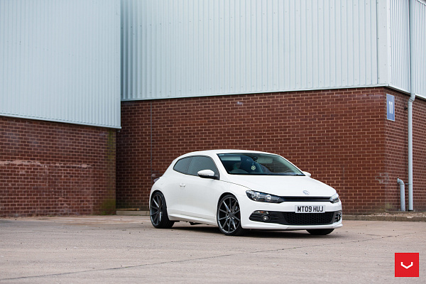 Фото дисков Vossen VFS-1 Сатиновый графит на Volkswagen Scirocco III