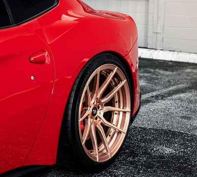 Фото дисков Strasse Wheels SV5 Deep Concave Duoblock на Ferrari 812