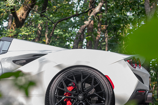 Фото дисков Brixton Forged PF10 Черный глянец на Ferrari F8