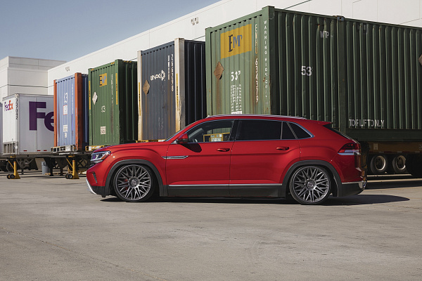 Фото дисков Rotiform JDR Матовый графит на Volkswagen Atlas