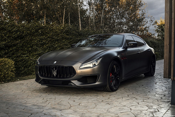 Фото дисков Maserati URANO Черный глянец на Maserati Quattroporte VI