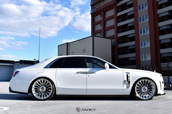 Фото дисков Anrky RF-282 Полированный лак на Rolls-Royce Ghost I