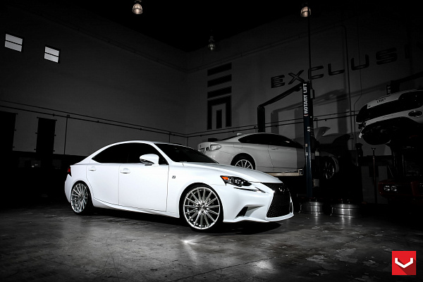 Фото дисков Vossen VFS-2 Серебро на Lexus IS II