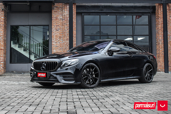 Фото дисков Vossen VFS-1 Черный сатин на Mercedes-Benz E-Class (W213, S213, C238)
