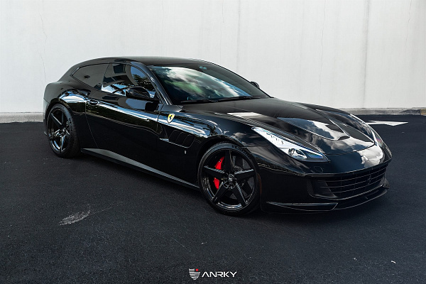 Фото дисков Anrky RS5.1 Черный глянец на Ferrari GTC4Lusso
