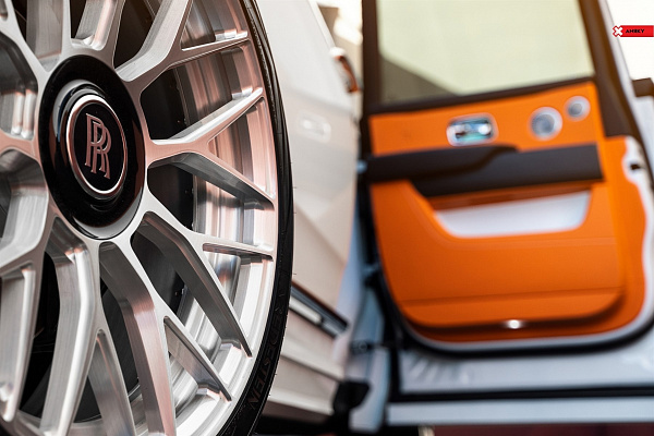 Фото дисков Anrky AN20 Глянцевый лак на Rolls-Royce Cullinan