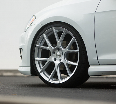 Фото дисков Vossen VFS-6 на Volkswagen Golf VII