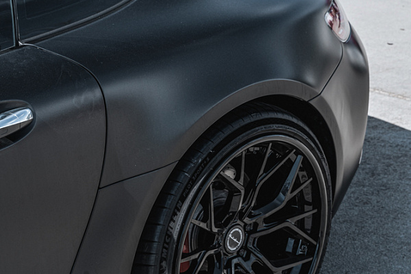 Фото дисков Brixton Forged PF10 Черный глянец на Mercedes-Benz AMG GT I