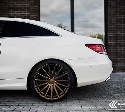 Фото дисков Vossen VFS-2 на Mercedes-Benz E-Class (W212, S212, C207)
