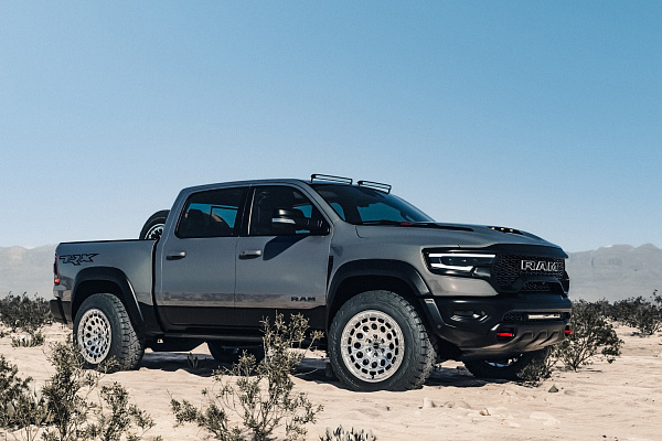 Фото дисков Brixton Forged BX05-M Глянцевый лак на Ram 1500 V