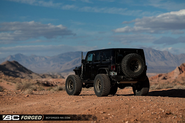 Фото дисков BC Forged LE72 // MLE72 Сатиновая бронза на Jeep Wrangler III (JK)