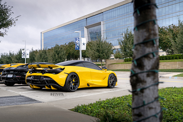 Фото дисков Strasse Wheels SM5R Deep Concave FS Черный глянец на McLaren 720S