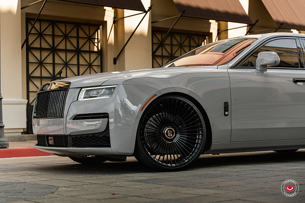 Фото дисков Vossen S17-16 Черный глянец на Rolls-Royce Ghost II